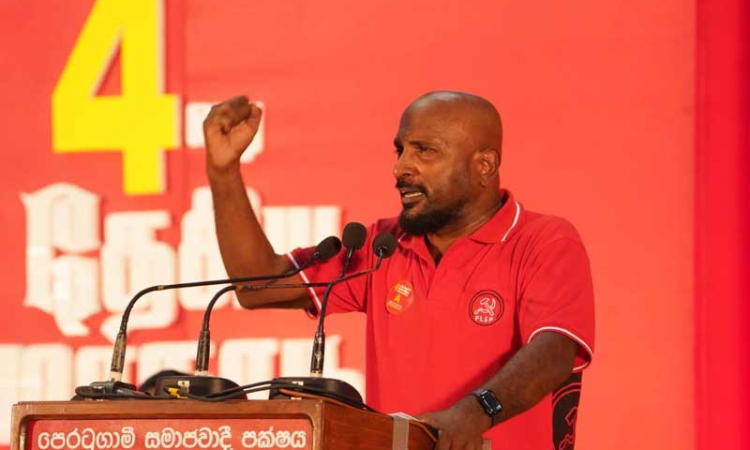 'මාලිමා ආණ්ඩුව මුළු රටත් ජනතාවත් පාවා දී අවසන්' - කුමාර් ගුණරත්නම්